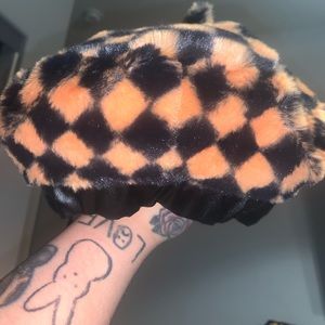 Checkered beret brand new . Faux fur